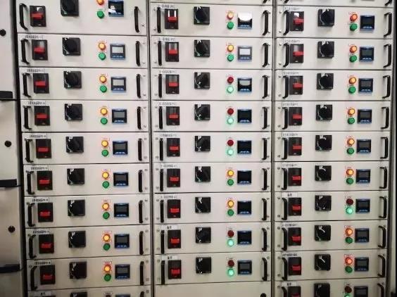 中建技運維團(tuán)隊助力蘭州人行,順利完成機(jī)房搬遷 中建技運維團(tuán)隊助力蘭州人行,順利完成機(jī)房搬遷